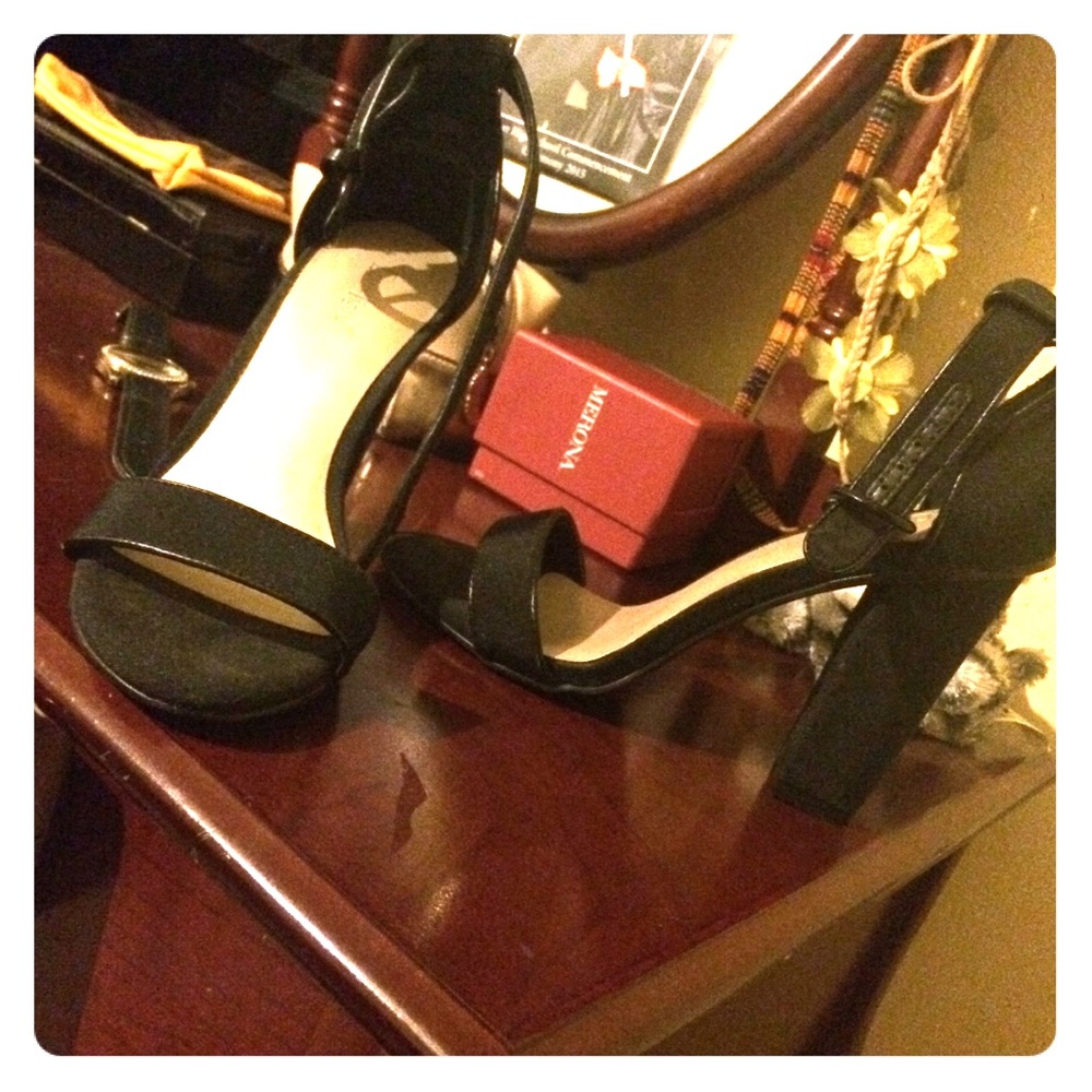 Black thick heel.